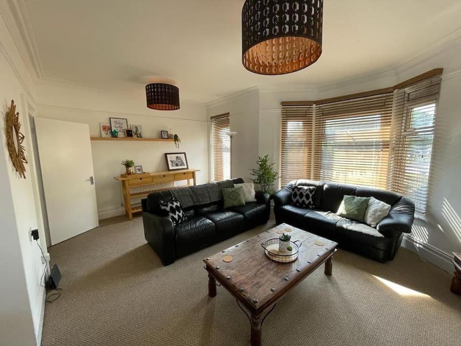 3 Bed Flat Near To Cardiff And Cardiff Bay Apartment Bagian luar foto