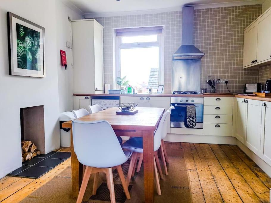 3 Bed Flat Near To Cardiff And Cardiff Bay Apartment Bagian luar foto