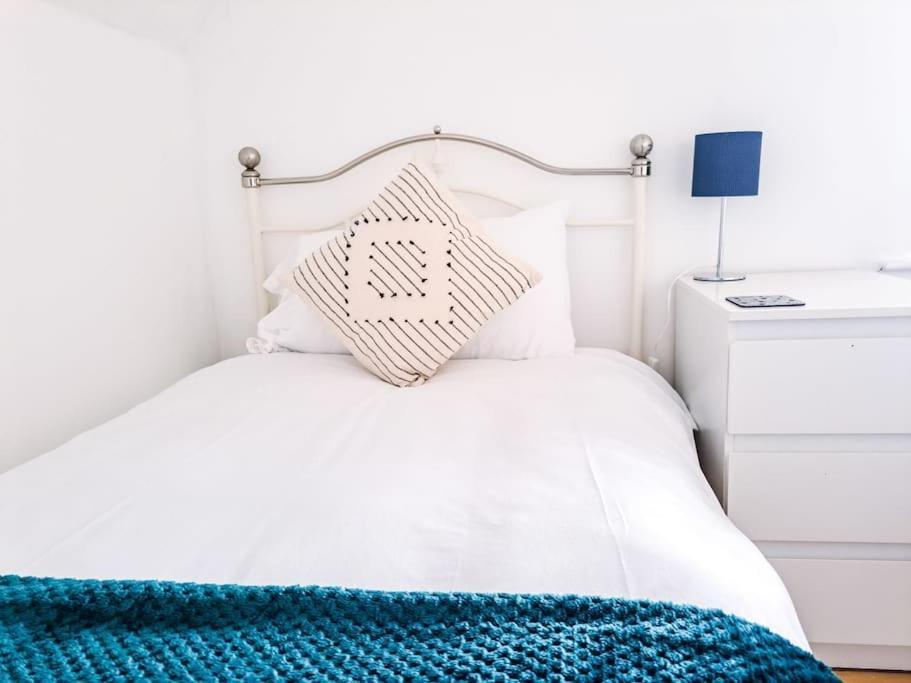 3 Bed Flat Near To Cardiff And Cardiff Bay Apartment Bagian luar foto
